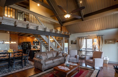 Franklin Ski Chalet | Ruby Rose Mountain Chalet in the Smokies