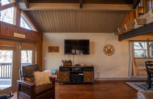 Franklin Ski Chalet | Ruby Rose Mountain Chalet in the Smokies