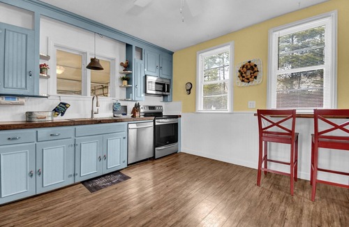 Logan Other | Ruby's Farmhouse (Hocking Hills area)