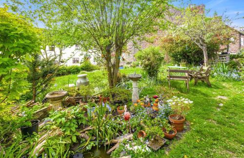 Dunster House | Ruffles Cottage Dunster