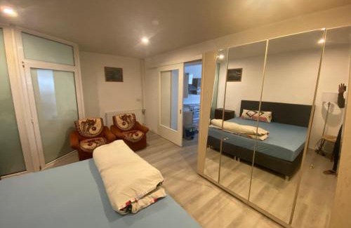 Idar-Oberstein Apartment | Ruhiges ein Zimmer Wohnung