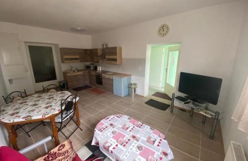 Idar-Oberstein Apartment | Ruhiges ein Zimmer Wohnung