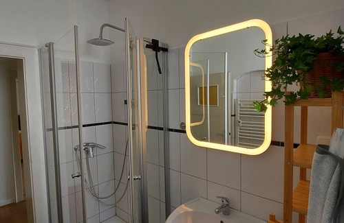 Bergerhausen Apartment | Ruhrsuite, 78qm, Nähe Messe, RÜ, Baldeneysee, Ruhig, Netflix