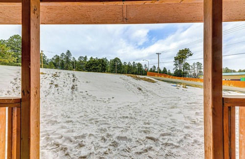 Ruidoso Apartment | Ruidoso Home w/Balcony ~ 16 Mi to Ski Apache!