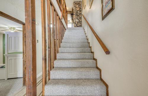 Ruidoso Apartment | Ruidoso Home with Balcony about 16 Mi to Ski Apache!