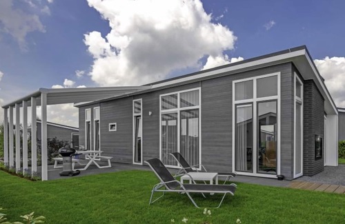 Wemeldinge House | Ruisweg 34 by Interhome
