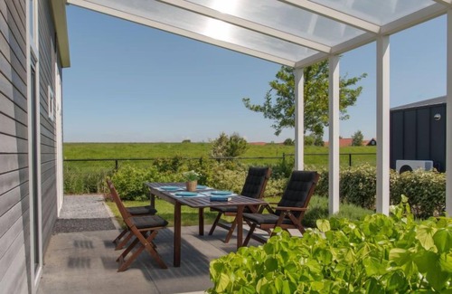 Wemeldinge House | Ruisweg 69 by Interhome