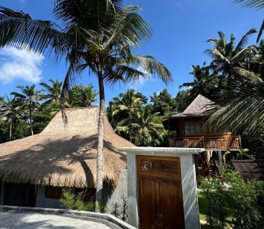 Melayang Cabin | Rumah Guci