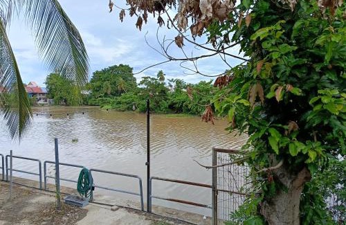 Kampung Permatang Bogak Hotel | Rumah Kayu Masjid Zahir