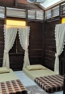 Kampung Permatang Bogak Hotel | Rumah Kayu Masjid Zahir
