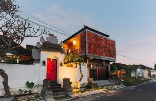 Sukawati House | Rumah Paros & Gallery