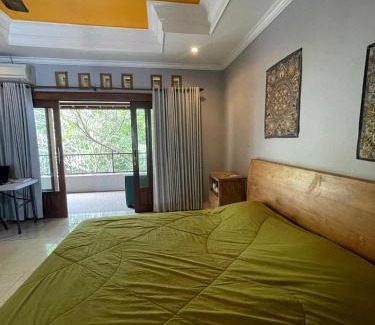 Nyuh Kuning House | Rumah Tunjung Putih