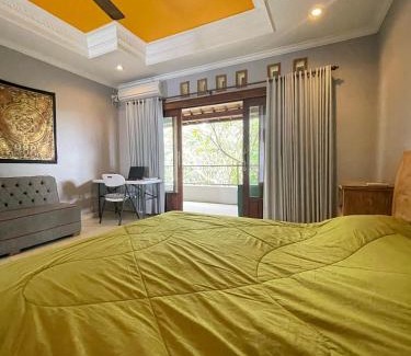 Nyuh Kuning House | Rumah Tunjung Putih