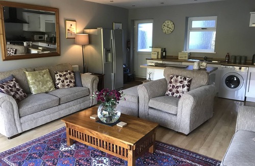 Llandybie House | Rural 3 Bed Annexe