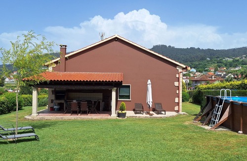 Bueu Ski Chalet | Rural chalet 400 m beach pool barbecue fireplace
