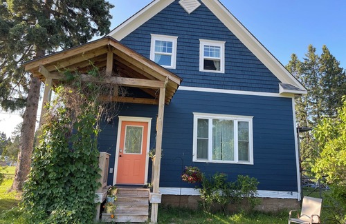 Trenary House | Rural Historic Farm House, Kid and Pet Friendly