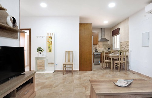Conil de la Frontera House | Rural Holiday Home 'El Chorrillo' with Private Pool, Wi-Fi and Air Conditioning