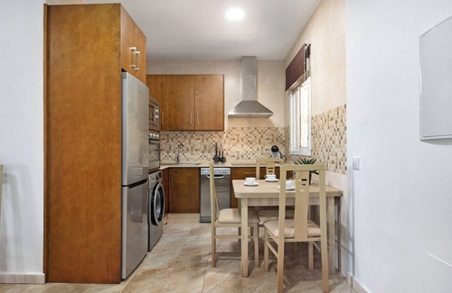 Conil de la Frontera House | Rural Holiday Home 'El Chorrillo' with Private Pool, Wi-Fi and Air Conditioning