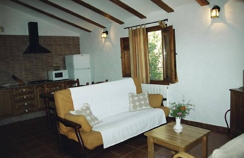 Majada Carrasca Cottage | Rural house MIRADOR DEL MUNDO, (9 cherry trees) for 6 people