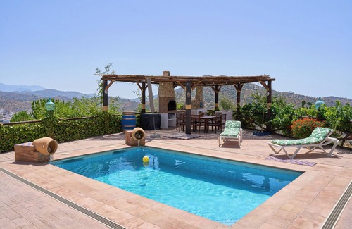Arenas House | Rural House 'Miraflores' with Sea Views, Private Pool, and Wi-Fi