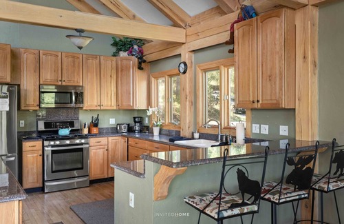 Breckenridge House | Rural Peak 7 Lodge by InvitedHome | Hot Tub, Views, Fireplace, Game Room, Ski