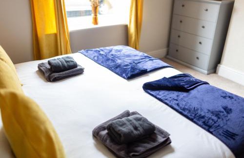 Carlisle Apartment | Russell House, Large townhouse spacious and modern with ground floor bedroom and shower room and free parking