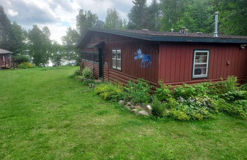 Grand Marais Cabin | Rustic 2-bedroom secluded cabin on Devil Track Lake - minutes from Grand Marais