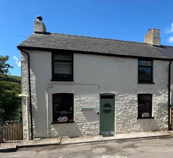 Defynnog House | Rustic 2Bedroom Cottage with Garden in Sennybridge