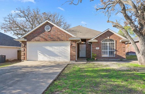 Shirewood Apartment | Rustic Aggie ~ Aggieland Vacation Rentals