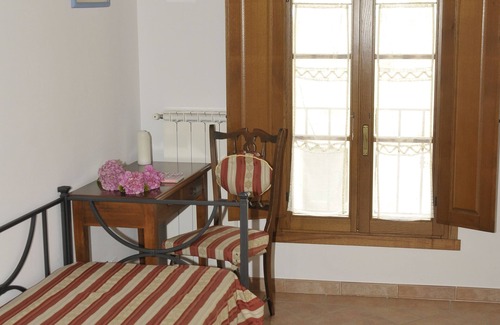 Gambassi Terme Other | Rustic apartment in farmhouse with pool near Certaldo, San Gimignano