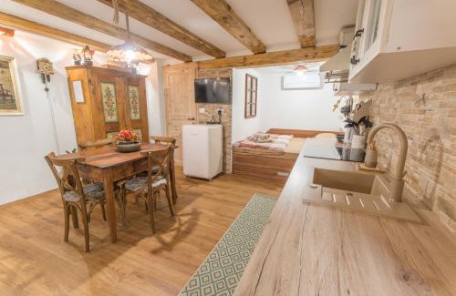 Soca Apartment | Rustic Apartment PETRA