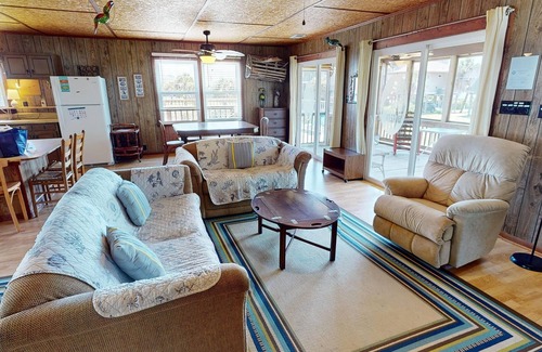 Folly Beach House | Rustic Beach Cabin~ G.O.s Getaway