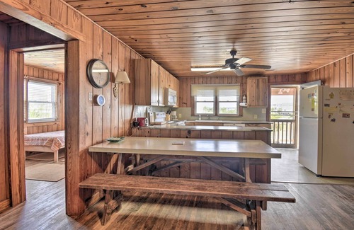 Holden Beach Cottage | Rustic Beachfront Cottage w/Deck & Boardwalk