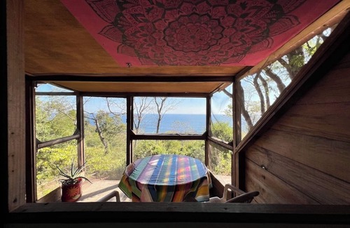 Huautlco Cabin | Rustic cabin with ocean view