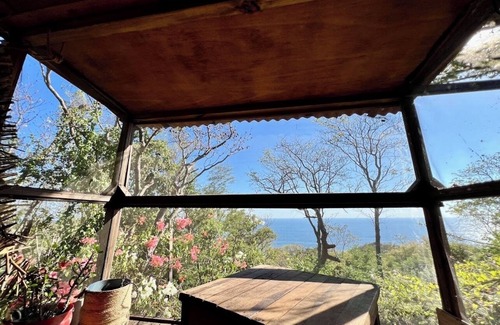 Huautlco Cabin | Rustic cabin with ocean view