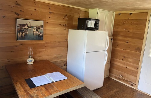 Charlestown Cabin | Rustic cabin, 1.5 miles to beach, sleeps four