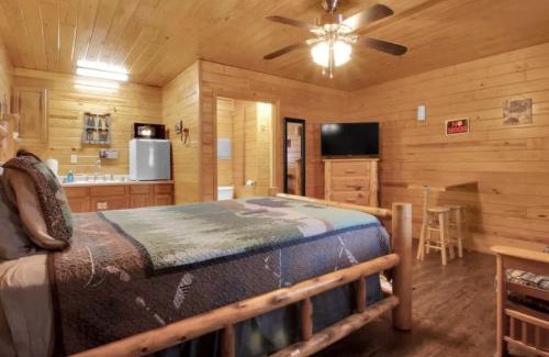 Gatlinburg - Pigeon Forge Other | Rustic Cabin in Smoky Mountain