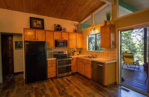 Groveland Cabin | Rustic Charm Meets Modern Comfort