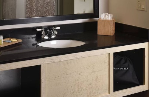 Broken Arrow Hotel | Rustic Charm Meets Modern Comfort in Broken Arrow Getaway! On-site Bar