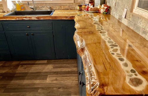 Mortimer House | Rustic/Chic Cabin- Pisgah National Forest -Wilson Creek