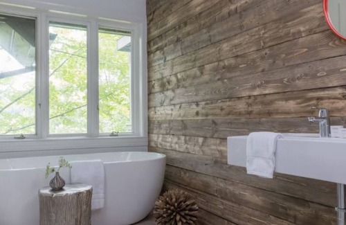 Stowe Area Hotel | Rustic-Chic Double Room Perfect for Skiing Adventures Near Rentals