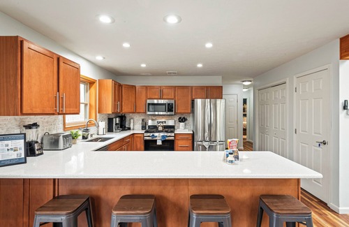 Gouldsboro House | Rustic-Chic Escape w/Hot Tub, Fireplace & Nature Views | Pine Woods Loft