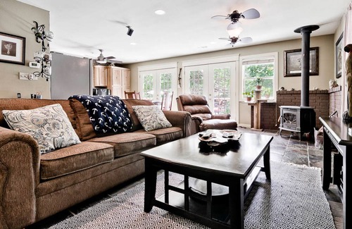 Eureka Springs Cabin | Rustic dog-friendly lakefront cabin with central AC, hot tub & washer/dryer