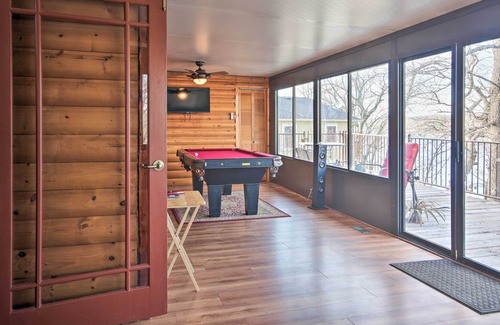Eucha Cabin | Rustic Eucha Dwelling w/ Balcony, Grand Lake Views