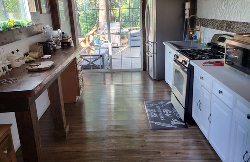 Madera County Cabin | Rustic Family Cabin! Peaceful place to relax and enjoy 12 people ,300 x night