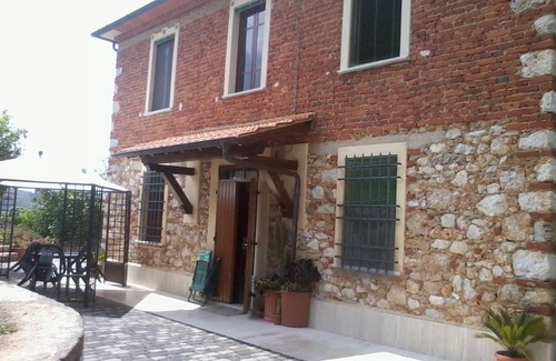 Pietrasanta Apartment | Rustic first hill sea view in Versilia