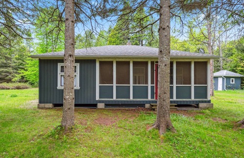 South Bruce Peninsula Cottage | Rustic Fishing Cabin near Sauble