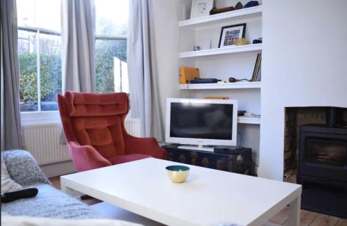 Leyton House | Rustic Garden House in the Heart of East London