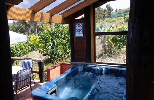 Arucas House | RUSTIC HOUSE WITH JACUZZI