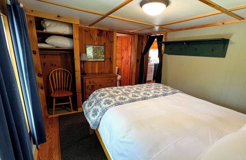 Rangeley Cabin | Rustic Lakefront Cabin - Close to Saddleback ski area and snowmobile trailheads